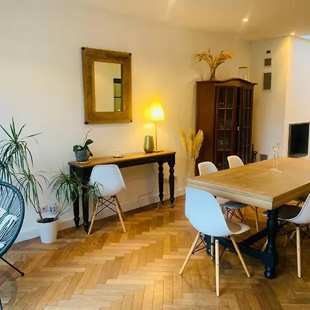 Maison Entiere Proche Tram 170 M2 Jardin Parking *